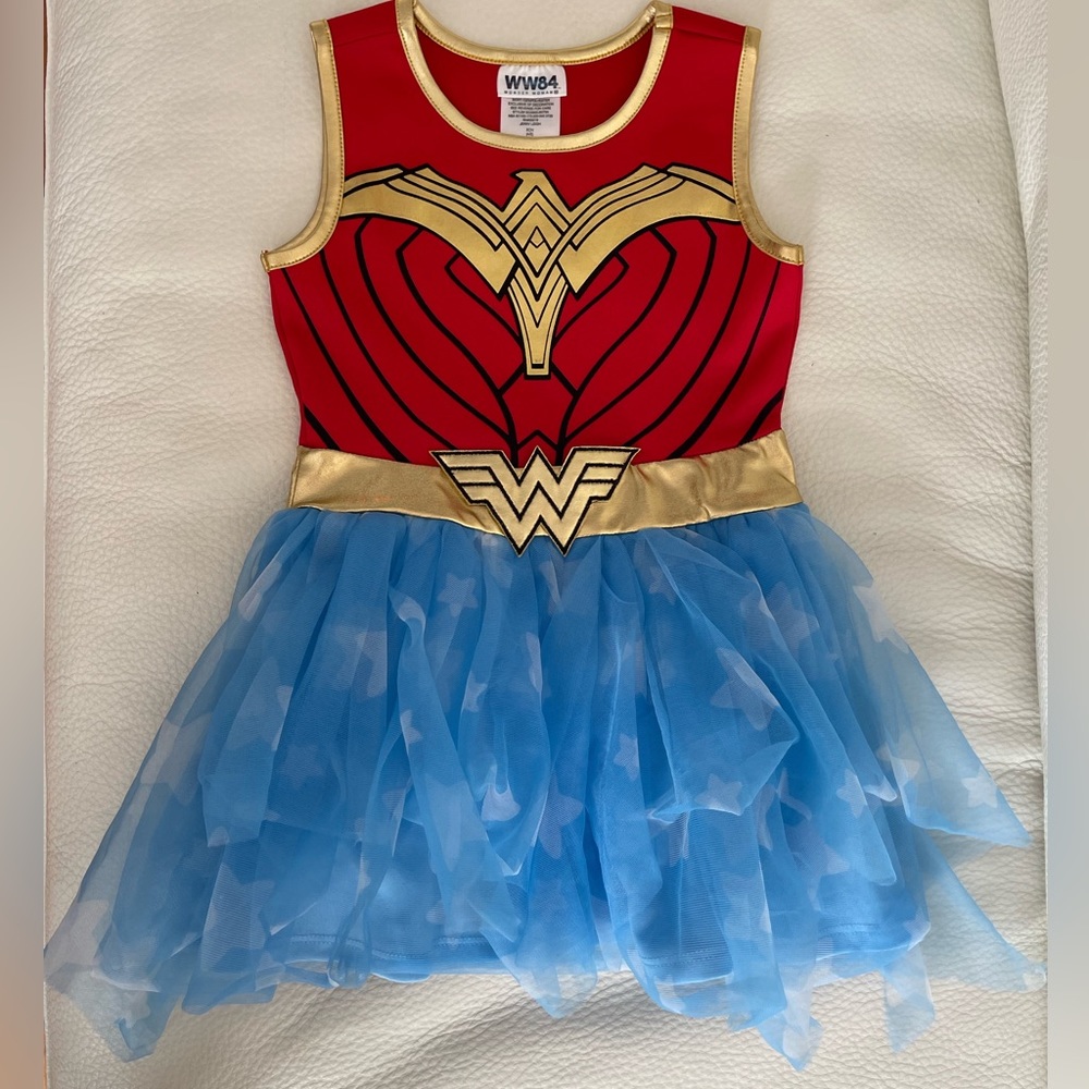 NEW Wonder Woman Costume - XS